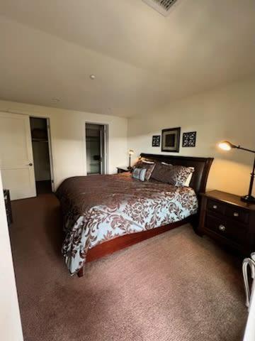 Third Floor Suite With Lots Of Amenties Traverse City Exterior photo